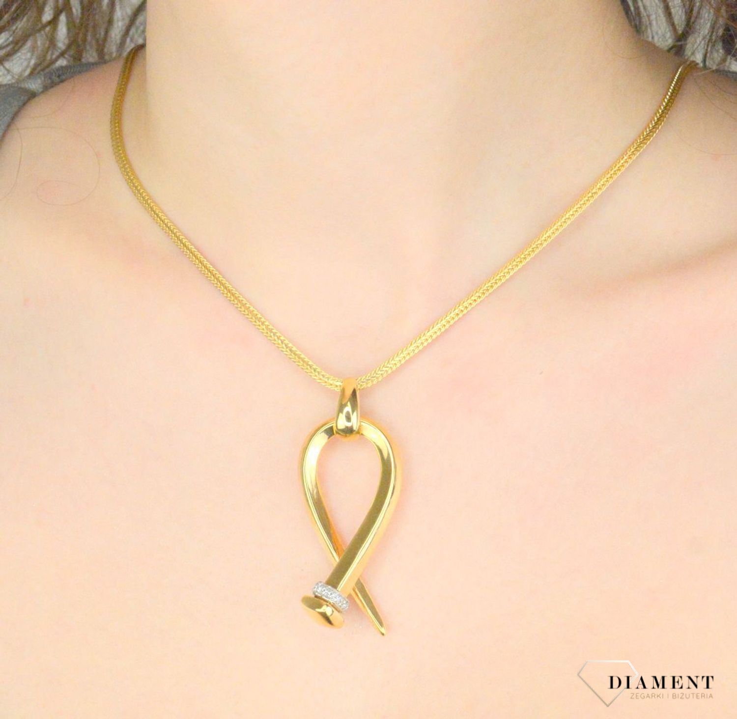 Złota zawieszka z cyrkonią próba 585, KO 781 585 ZAW. Złote zawieszki to wspaniały podarunek dla każdej eleganckiej kobiety. Zawieszka złota posiada kolczyki do kompletu. Zawieszka ze złota to doskonały pomysł na prezent.12.jpg